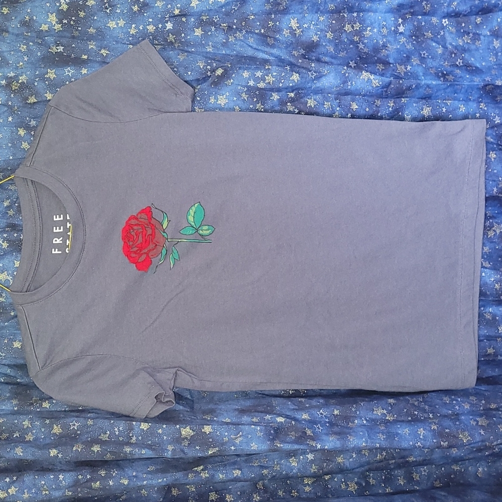 🍂3/$10 Free State Grey Tee w/ Flocked Rose T-Shirt - Size Small - Aero